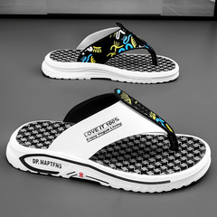 Vietnamese men's summer outdoor anti-slip and wear-resistant toe sandals for men, casual sports beach sandals