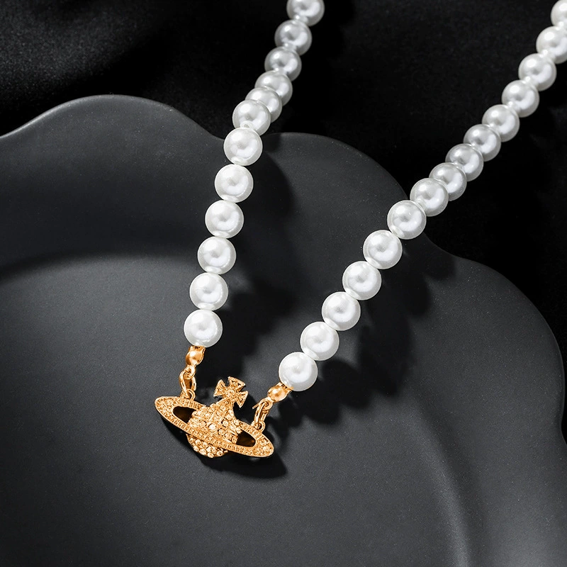 Подвеска‑колье (Ce Kun jewelry) «Saturn» с жемчугом и инкрустацией из кристаллов, золотистая/серебристая, 18,8 см