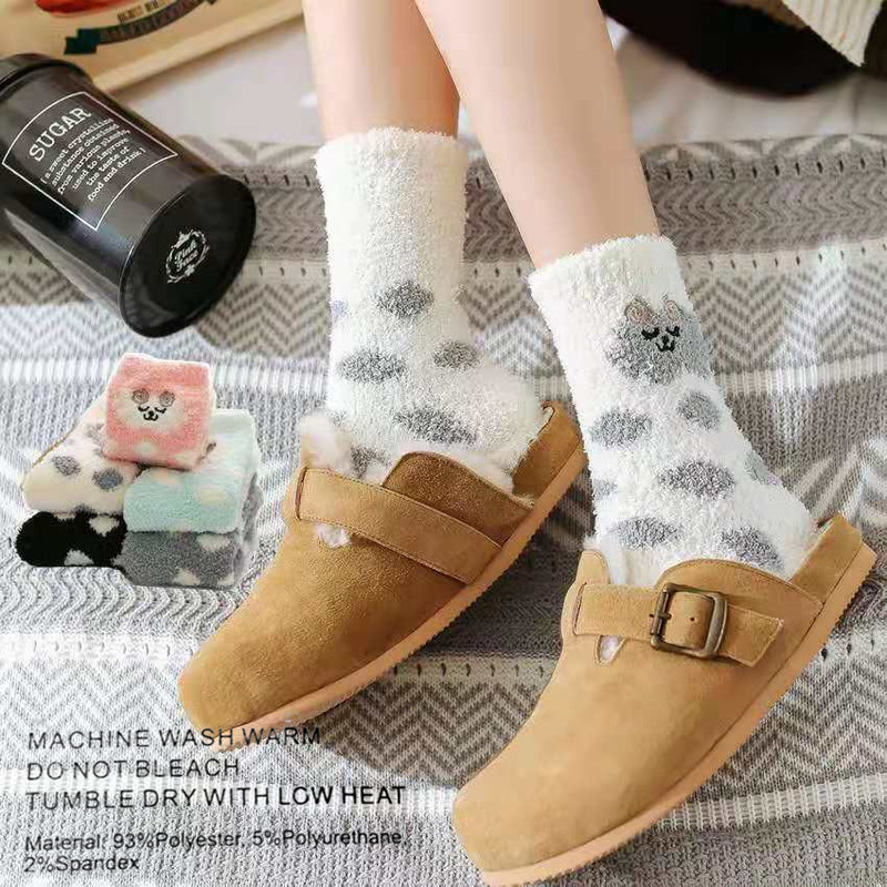 Wholesale coral velvet socks ladies winter thick warm socks plus velvet cartoon embroidery tube socks wholesale home socks