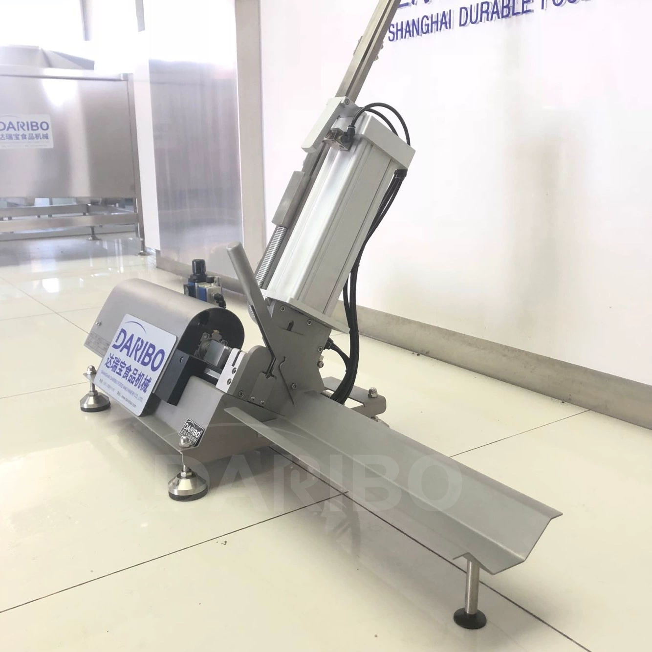 L Фабрика прямых продаж Коммерческое пневматическое оборудование для стягивания, U-образная пряжка, рулет баранины, гидравлическая клизма