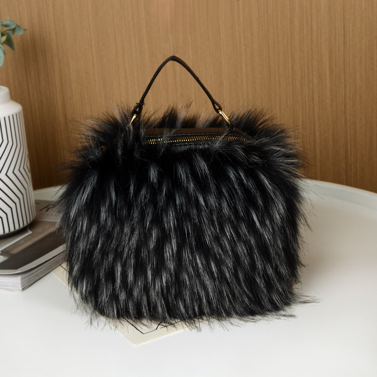 Nuova borsa a tracolla in pelliccia di procione da donna, a forma di cuscino, stile dolce e fresco y2k_voghion.com