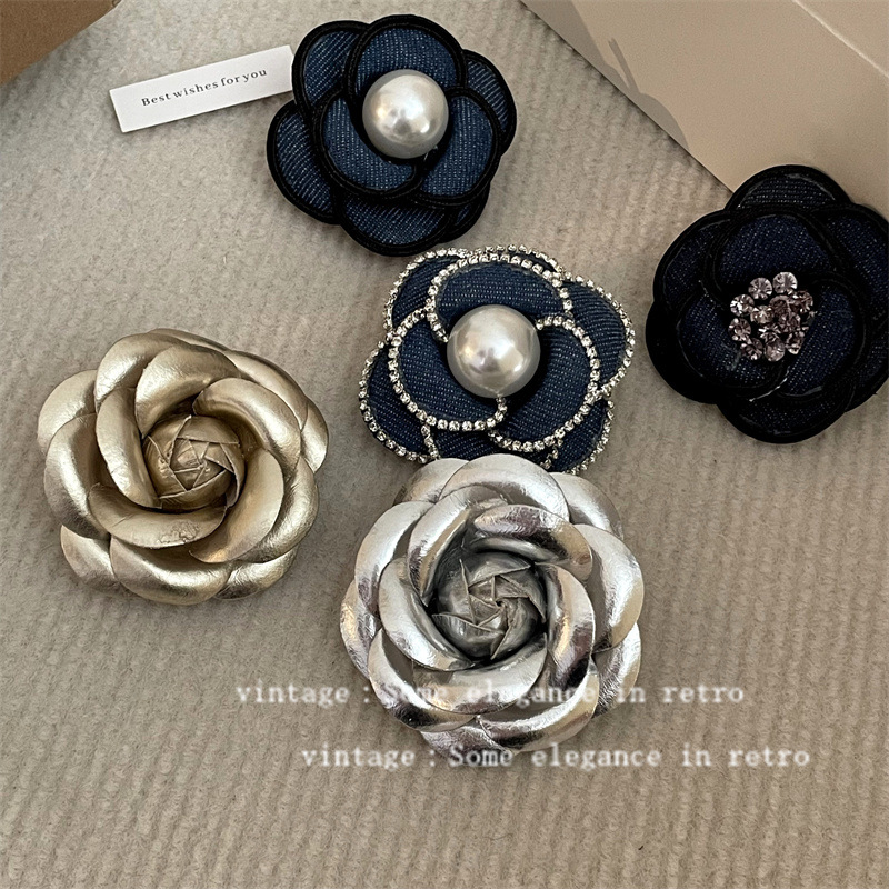 High-end Sense Fragrant Corsage Female Niche Simple High-end Sense All-match Korean-style Coat Sweater Brooch Pin