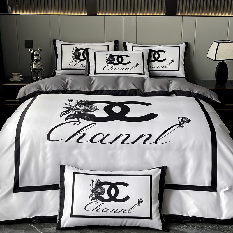 Summer Four-Piece Bed Sheet Set, Washed Silk Bedding, Ice Silk Duvet Cover, Fitted Sheet, Silky Smooth Luxury Set for Sleeping Naked