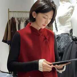 一件代发直播爆款新中式国风立领盘扣毛呢马甲2026春季新款上衣女