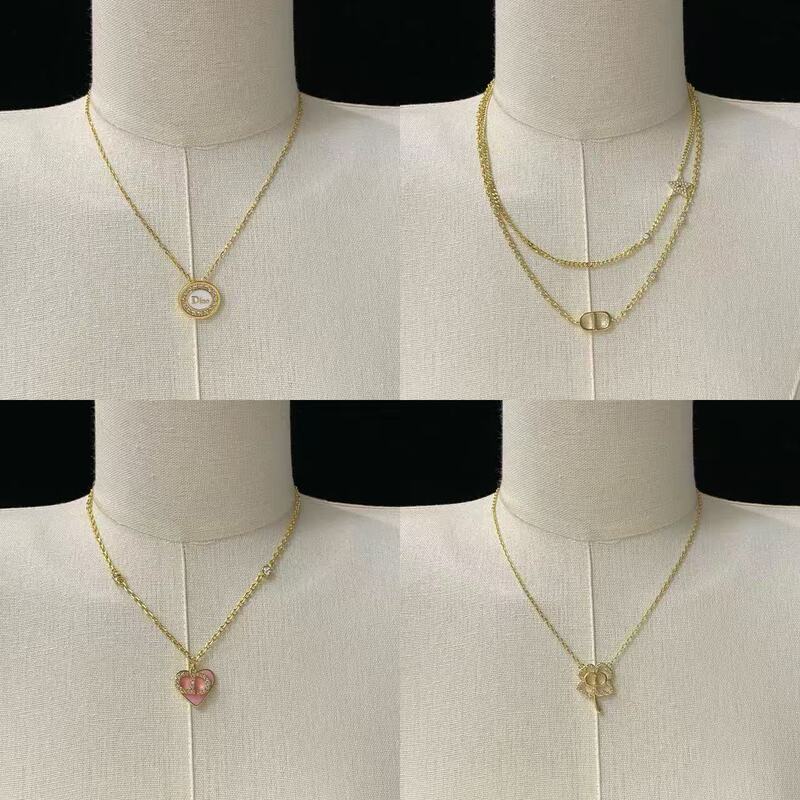 Dior/Dior Cd Letter Pig Nose Double-Layer Heart Resin Necklace for Women, European and American Retro Fashion Versatile Classic Style