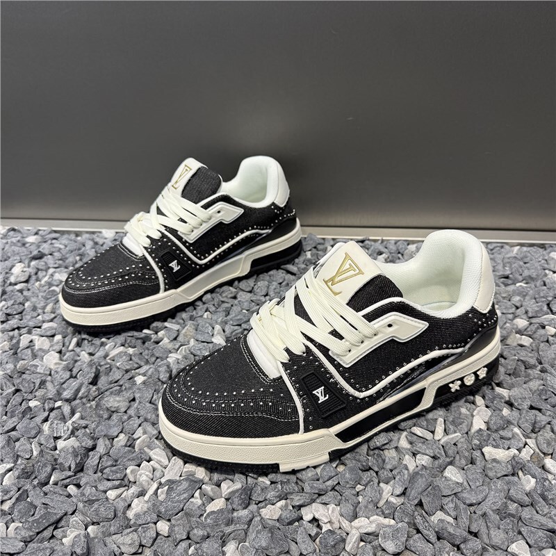 Men's Shoes 2025 Autumn New Large Size Casual Shoes Comfortable Versatile Sports Shoes Men's Studded Fashion Trendy Sneakers Men's Shoes 2025 Autumn New Large Size Casual Shoes Comfortable Versatile Sports Shoes Men's Studded Fashion Trendy Sneakers