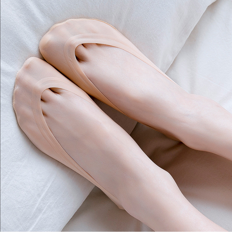 Seamless Ice Silk Boat Socks for Women, Summer Thin Style with Cotton Sole, Non-Slip Silicone Edge, Low-Cut Socks That Don'T Slip Off, Invisible Socks Seamless Ice Silk Boat Socks for Women, Summer Thin Style with Cotton Sole, Non-Slip Silicone Edge, Low-Cut Socks That Don'T Slip Off, Invisible Socks