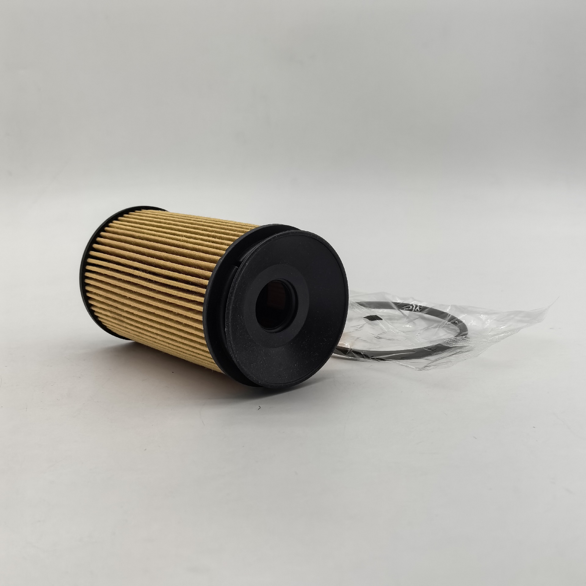 Qc000001 504385104 Adapted to Canter 3.0 Fe5 Fe6 Oil Filter Grids Filter