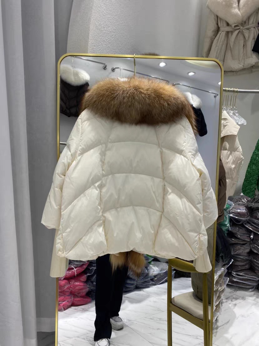 Abbigliamento da donna nuovo di alta qualità pelliccia grande collo di pelliccia di volpe giacca di piumino d'anatra bianca donna caldo cappotto manica in maglia tendenza_voghion.com