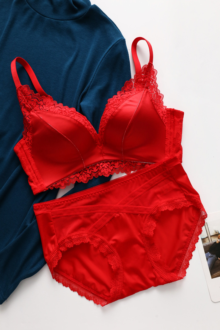 De gama alta caliente 6918 inalámbrico empuja hacia arriba la luz de lujo sexy satén ropa interior de gama alta de las mujeres pequeño pecho traje de sujetador grande