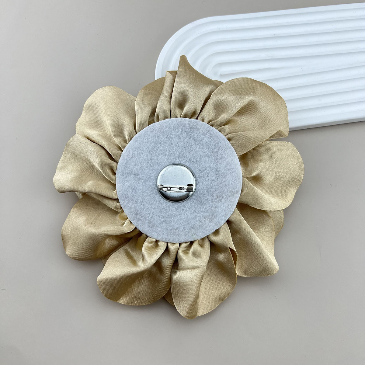Elegant Glam Flower Cloth Women's Corsage display picture 3