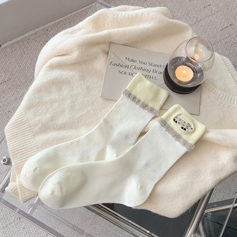 Calcetines de invierno con diseño de perro salchicha, combinación de colores, cálidos y con borde de felpa.