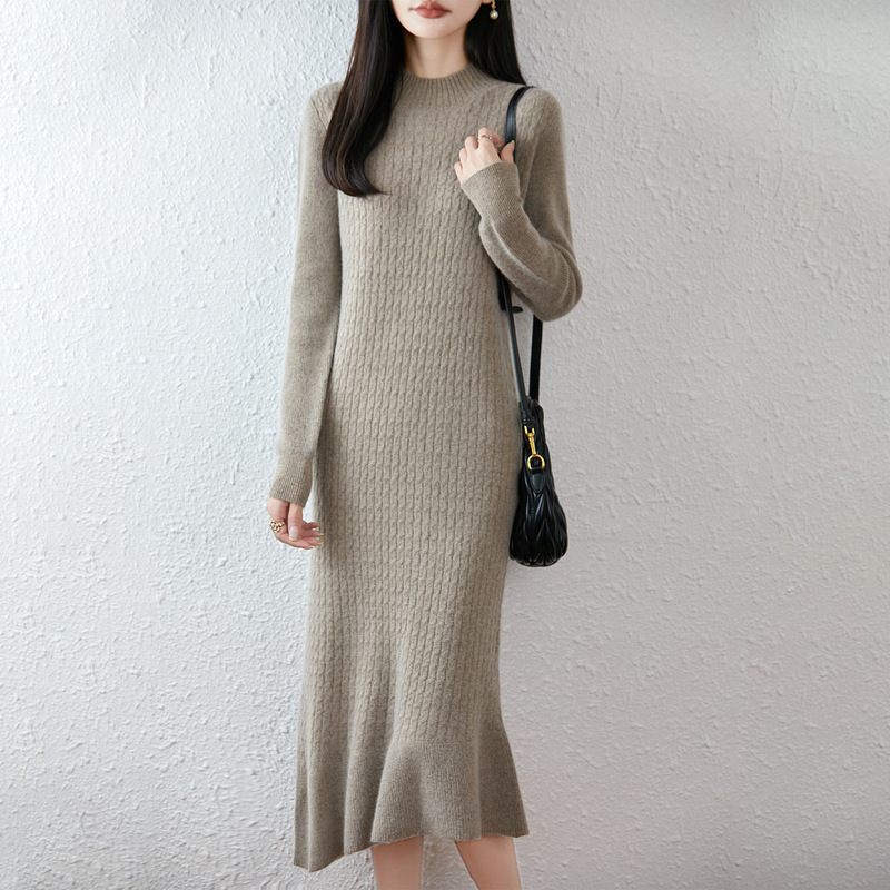Pure wool knitted dress for women, new autumn and winter style, thickened, half-high collar, long sleeves, cable knit, over-the-knee, extra-long straight dress Pure wool knitted dress for women, new autumn and winter style, thickened, half-high collar, long sleeves, cable knit, over-the-knee, extra-long straight dress