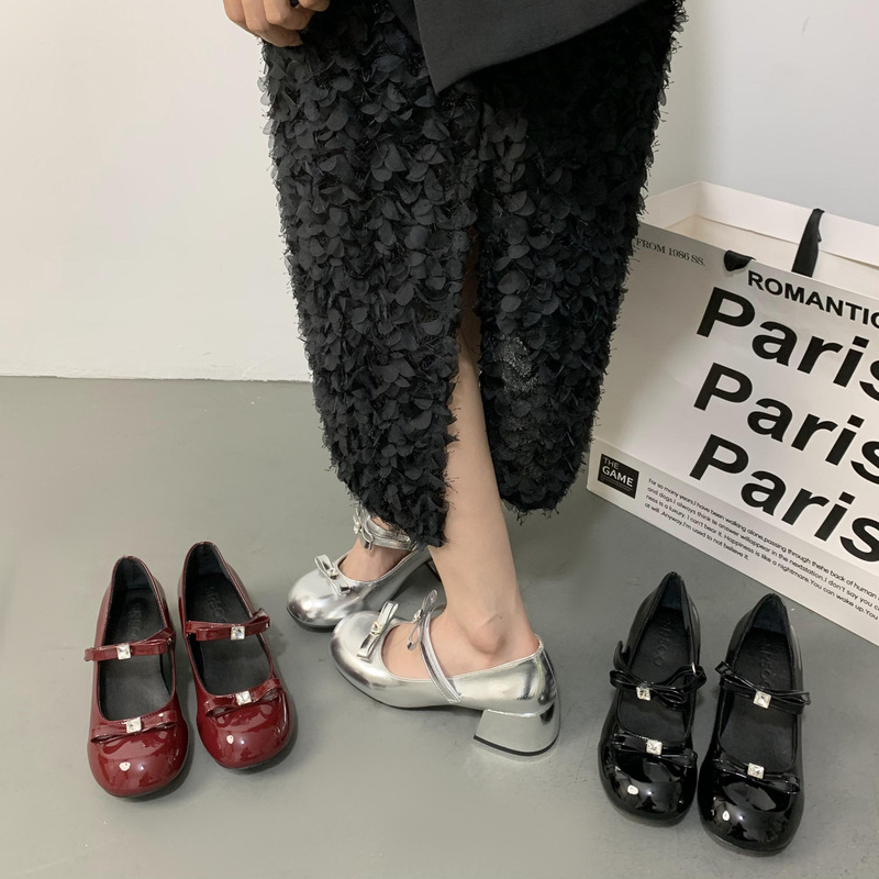 Palace-Style Sweet and Cute Lolita Shoes, New French Retro Style, Suitable for Skirts, Round-Toe Shallow Leather Shoes