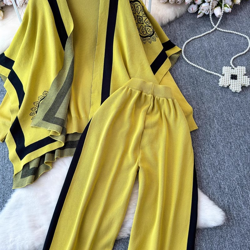 Damenbekleidung Damenmode Anzugdesign farblich passender langärmeliger Strickjackenpullover vielseitiger dreiteiliger Anzug mit hoher Taille und weiten Beinen_voghion.com