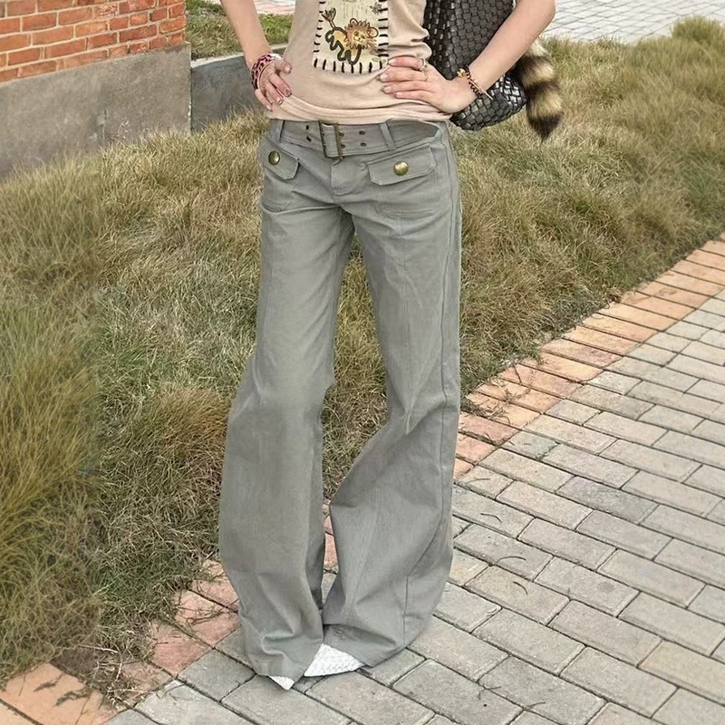 American-style washed low-rise flared jeans for petite women with a pear-shaped figure, loose-fitting, slimming, and with a nice drape, wide-leg flared pants American-style washed low-rise flared jeans for petite women with a pear-shaped figure, loose-fitting, slimming, and with a nice drape, wide-leg flared pants