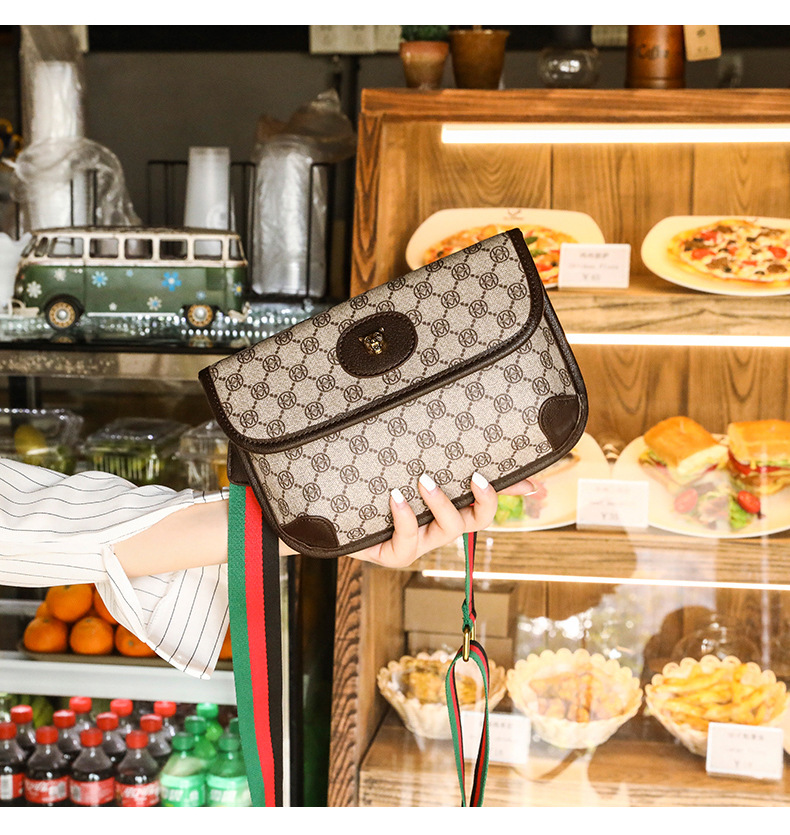 Grenzüberschreitende Damentasche, Retro-bedruckte Tigerkopftasche, modische Brusttasche, kontrastierendes Gurtband, One-Shoulder-Umhängetasche, trendiger Bestseller_voghion.com