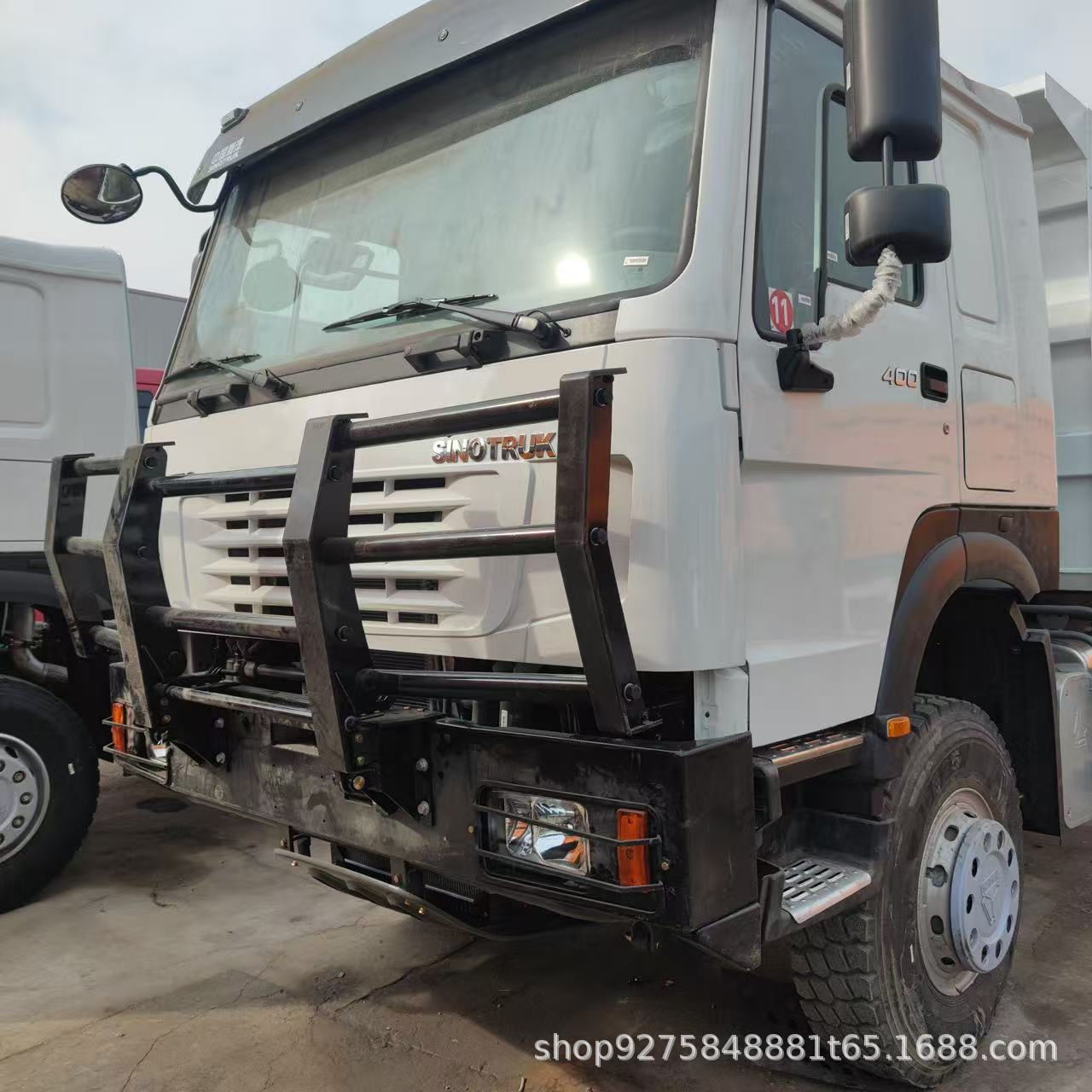 Howo 6×4 Dump Truck Export Version with Reinforced Guardrails for Engineering Earthwork and Sand and Gravel Transport