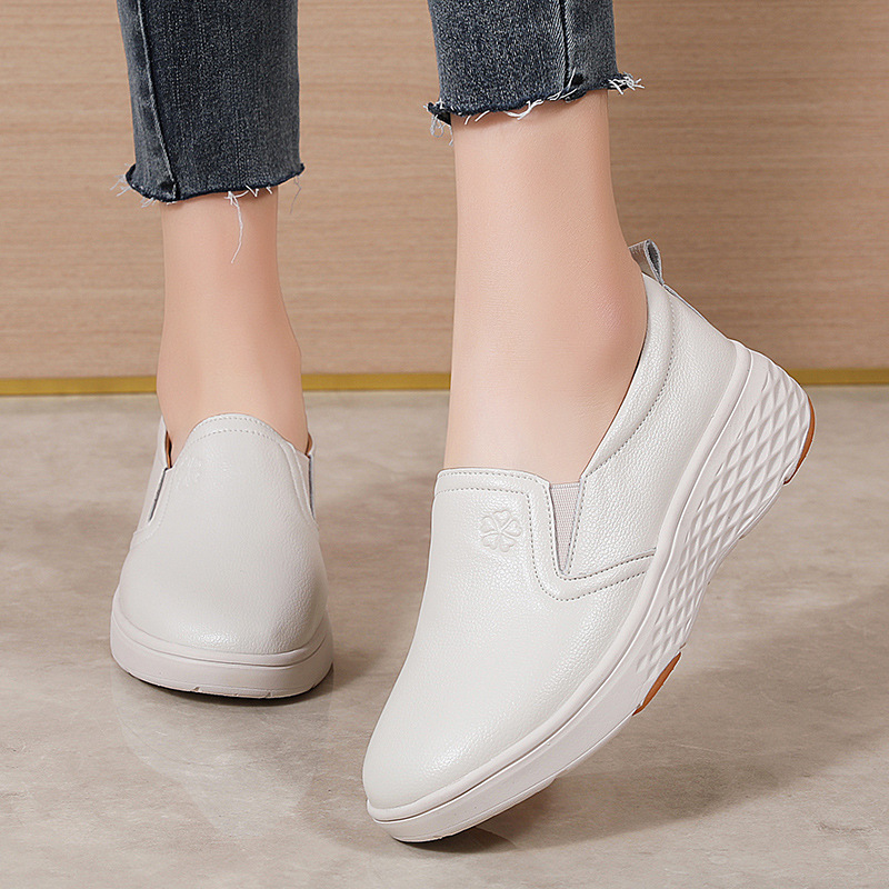 Zapatos de un pie Lefu mujer 2025 nueva primavera y otoño versión coreana de suela suave zapatos casuales de maternidad zapatos individuales negros invierno