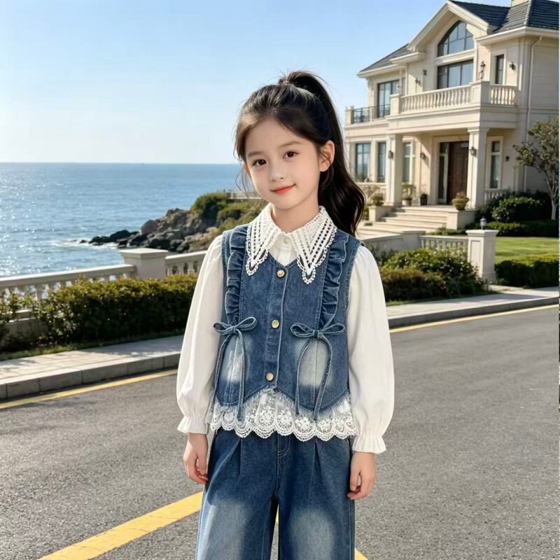 Girls' Autumn Fashionable Denim Outfit 1-5 Years Old New Little Princess Vest Spring Autumn Shirt Jeans Three-Piece Set Girls' Autumn Fashionable Denim Outfit 1-5 Years Old New Little Princess Vest Spring Autumn Shirt Jeans Three-Piece Set
