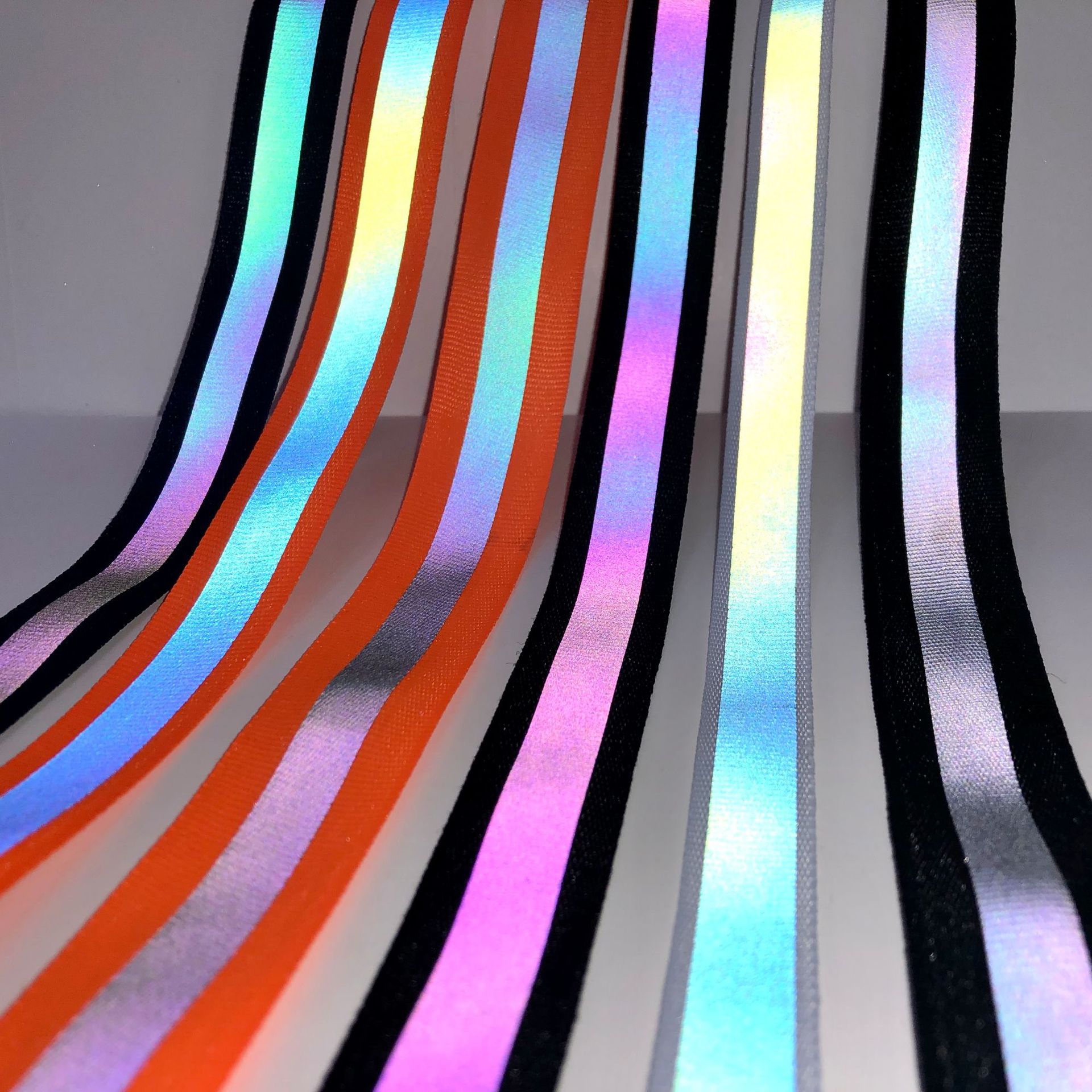 反光条彩色织带 荧光后领条 七彩夜光条 辅料裤边带反光幻彩绳子