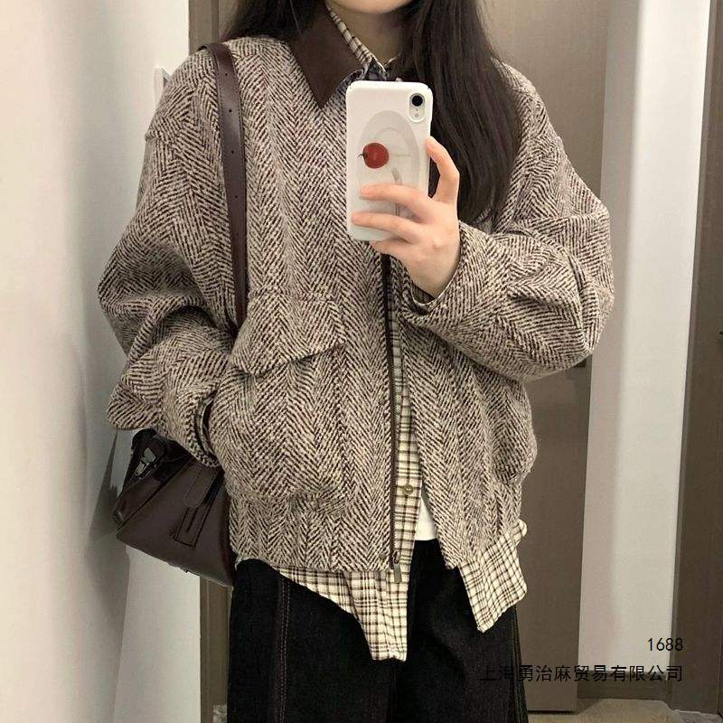American retro collared jacket, new autumn style for female students, loose fit, versatile, casual baseball jacket.