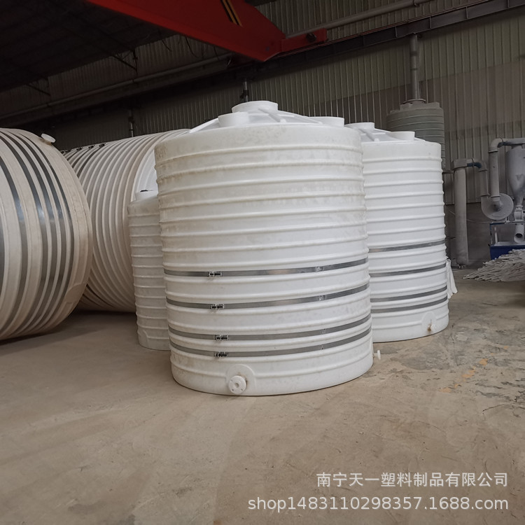 广西10吨磷酸储罐,15立方氯化铁储罐,20吨PE化工储罐厂家耐腐蚀
