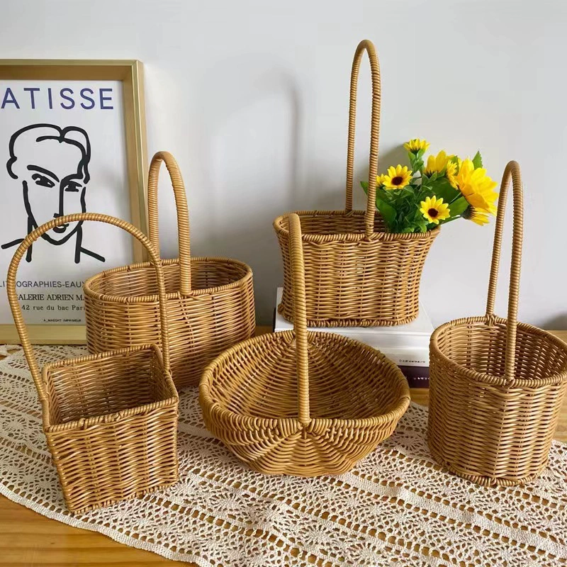Handheld woven basket, decorations flower-shaped for living room