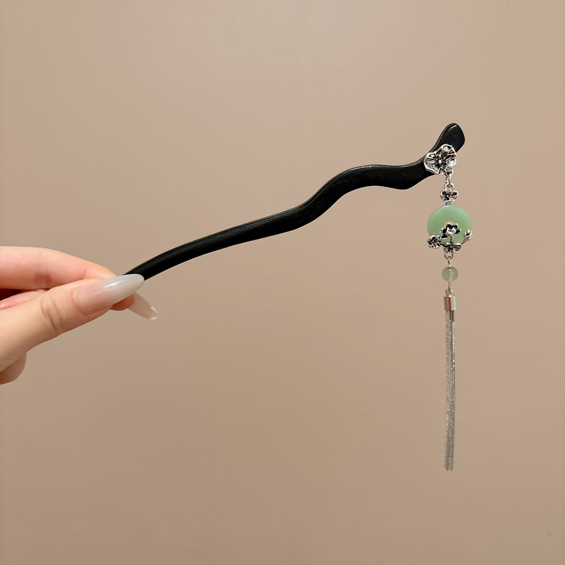 Horquilla estilo antiguo sentido de alta gama Horquilla de borla de sándalo chino Hanfu Traje antiguo Tapa para el cabello Suministro al por mayor Mujeres calientes