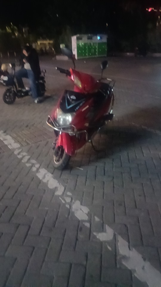 厂家直销踏板电动车摩托车燃油车鬼火摩托车跑车男女式摩托车