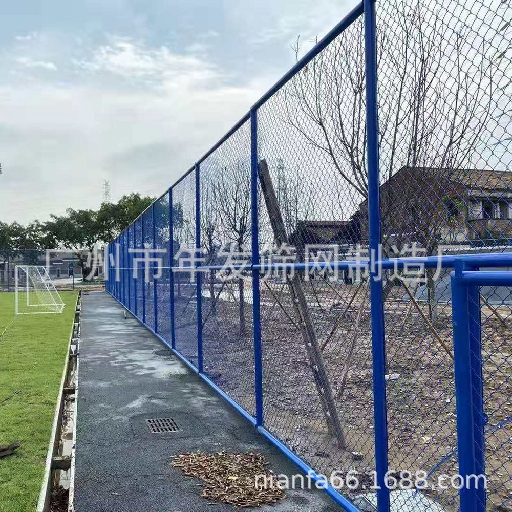 【勾花网】广东厂家现货供应球场围栏网体育场网球围网镀锌勾花网
