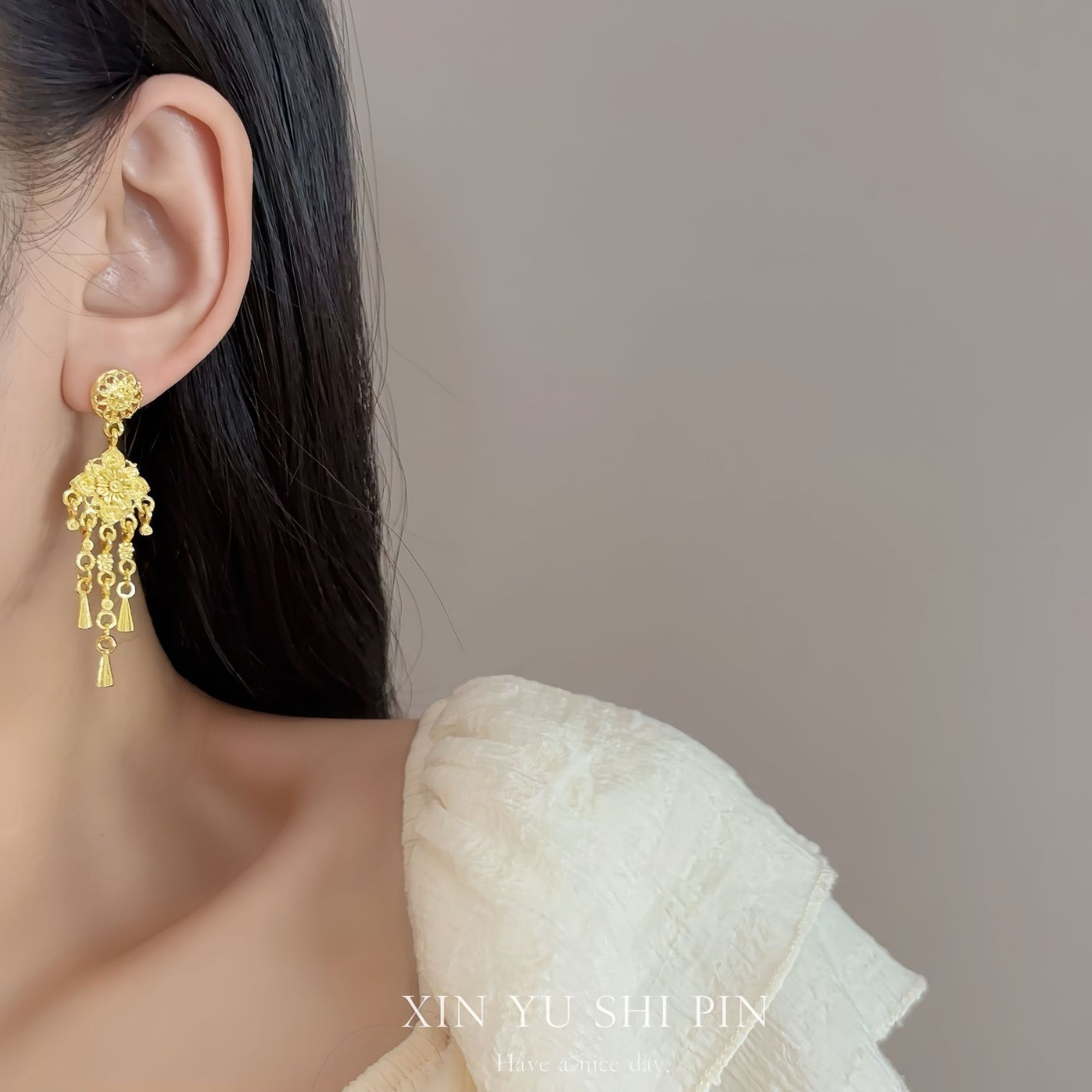 Boucles d'oreilles pendantes fleurs dorées style chinois luxe_voghion.com