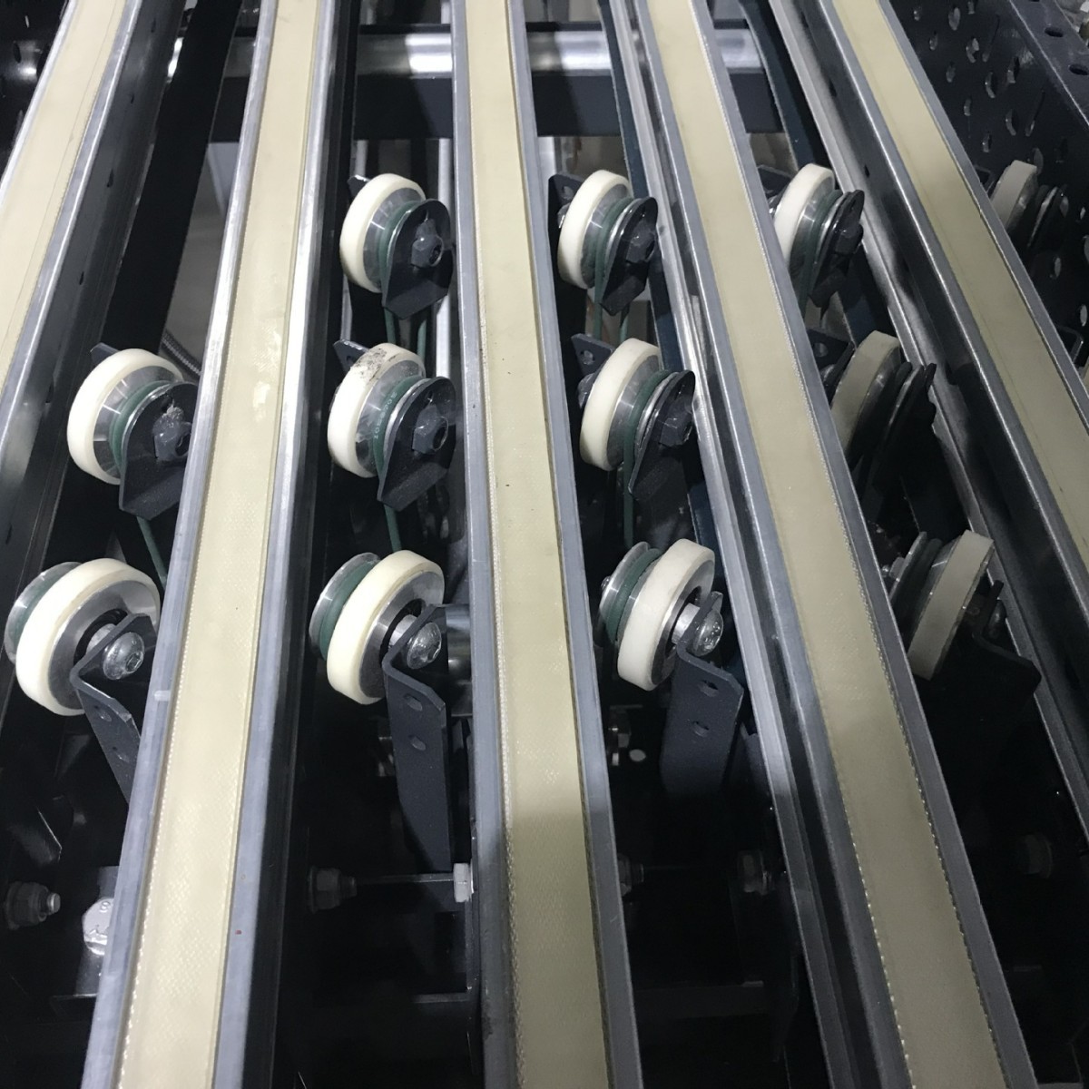 西格林SIEGLING 物流分拣输送机E 152 UOV5+F19X8U65导条输送带