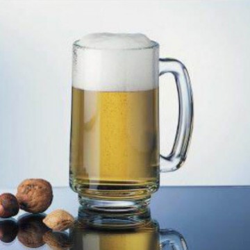 Capacious glass