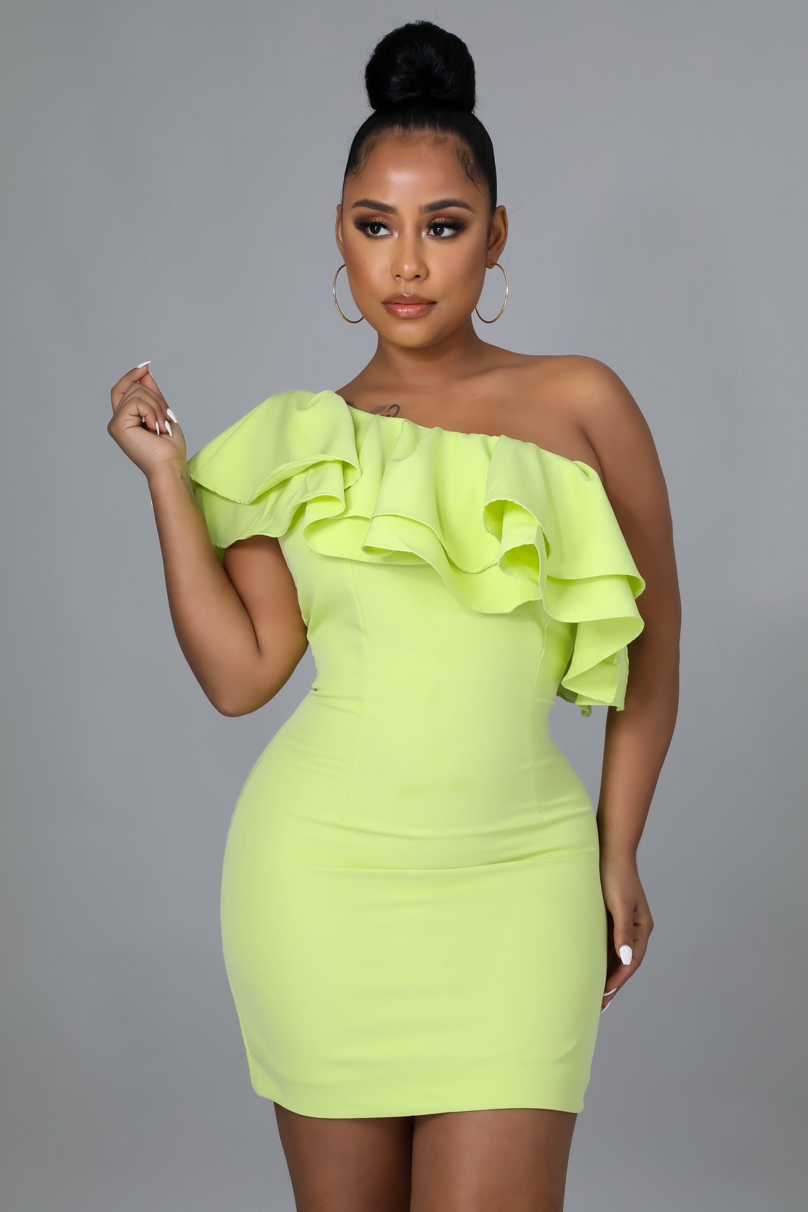 Falda midi de verano, color sólido, estilo europeo y americano, verde, que cubre el cuerpo, chal frontal, seda trenzada internacional, cintura alta, efecto adelgazante.