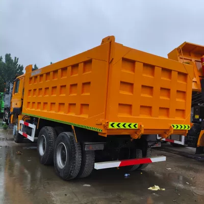 Rear Eight-Wheel Dump Truck with – Yük maşınları