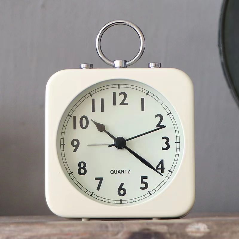 Directo de fábrica de la moda simple de plástico redondo retro pequeño reloj despertador dormitorio de noche mudo despertador electrónico