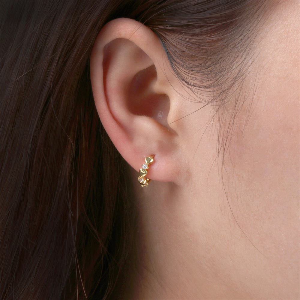 Boucle D&#39;oreille Géométrique En Diamant De Cuivre Simple Cœur À Cœur En Gros display picture 5