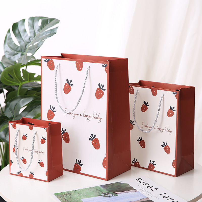 Strawberry gift bag Korean style small fresh and cute hand paper bag personalized simple gift bag water cup bag