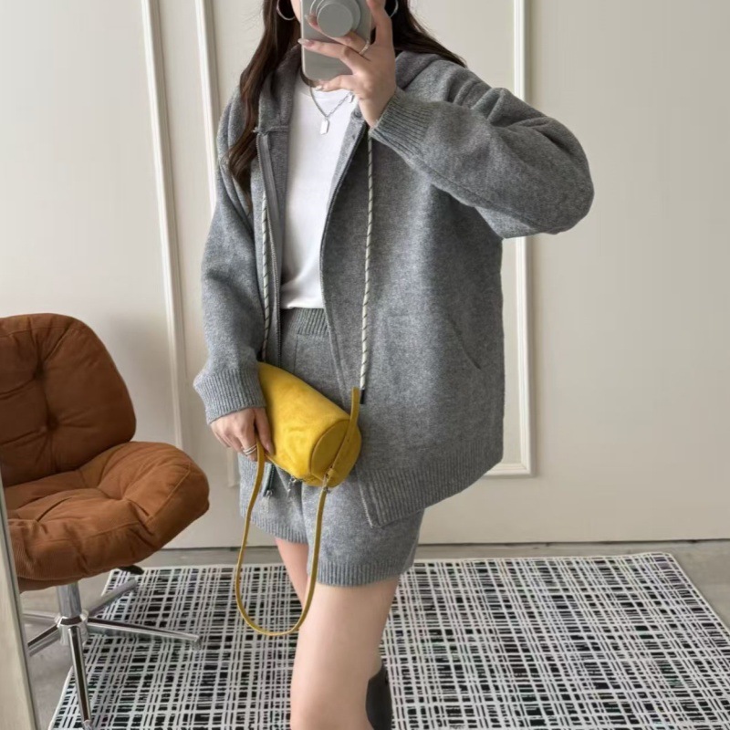 韩国东大门订单款针织套装女秋冬新款休闲拉链连帽开衫短裤两件套