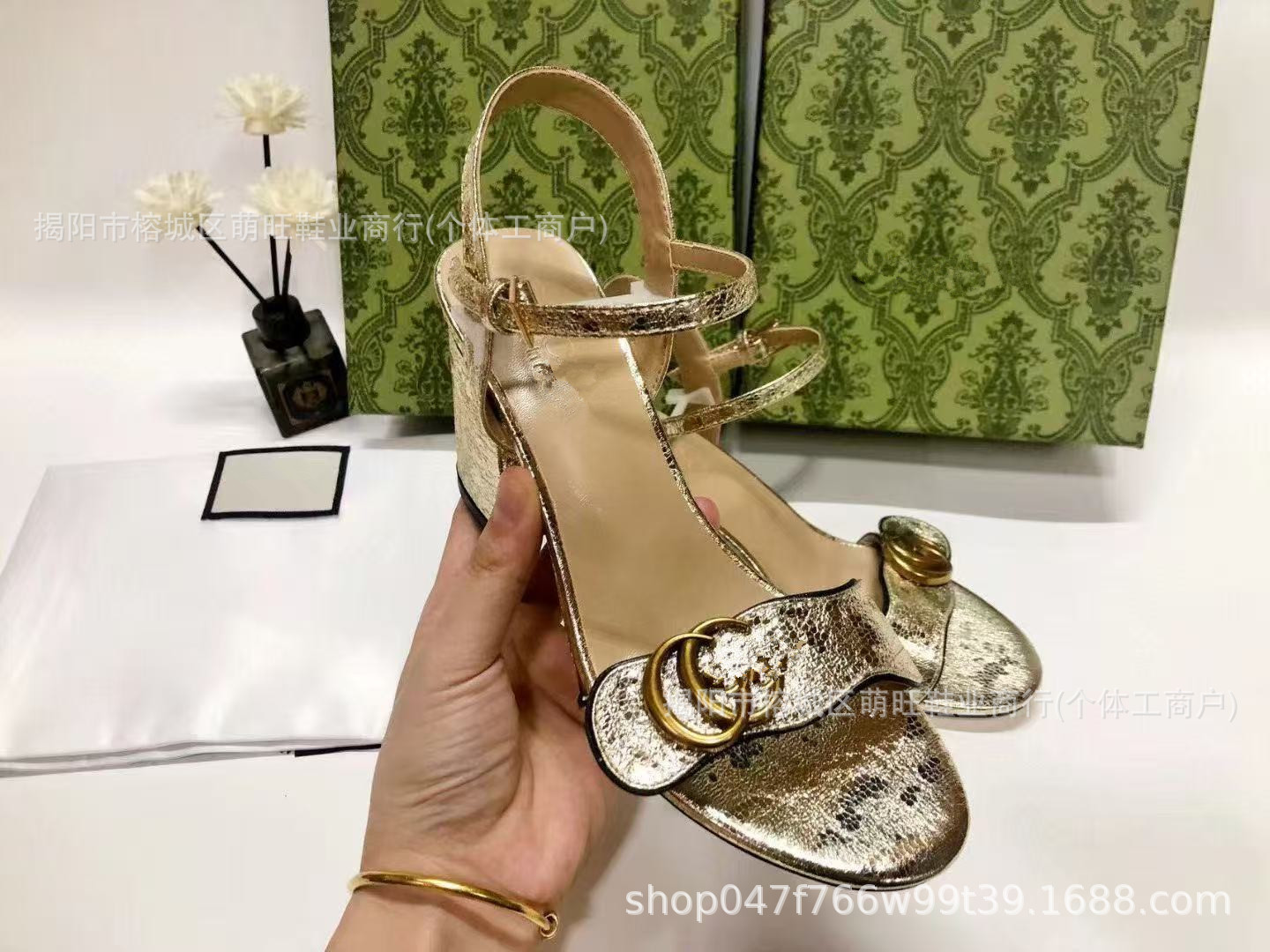 G familia transfronteriza 2024 nuevo verano versátil sandalias de talón grueso con tacones altos de dedos de mujer zapatos de mujer tamaño pequeño