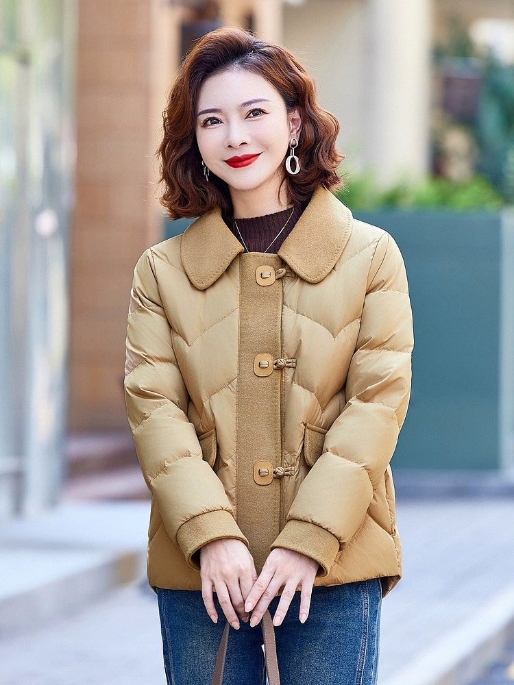 Мама Зимний 2024 новый темперамент лацканный теплый пиджак средний и пожилой женщины короткий пуховик белый утка пуховик топ