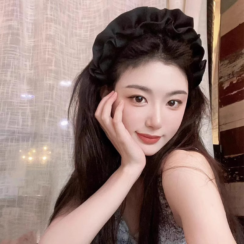 Ciervo blanco mismo Estilo negro plisado diadema hembra 2024 nuevo alto cráneo pelo superior paquete lavado de cara antideslizante diadema tocado horquilla