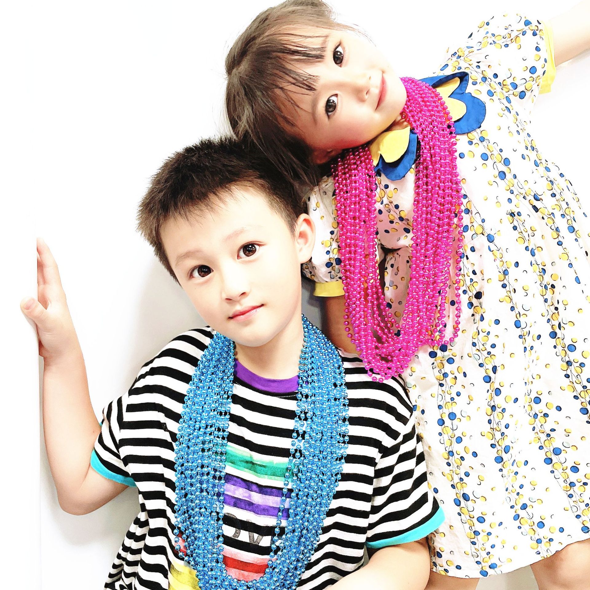 Transfronteriza Venta caliente bebé género fiesta collar carnaval fiesta collar de plástico chapado de plástico cuentas de alambre