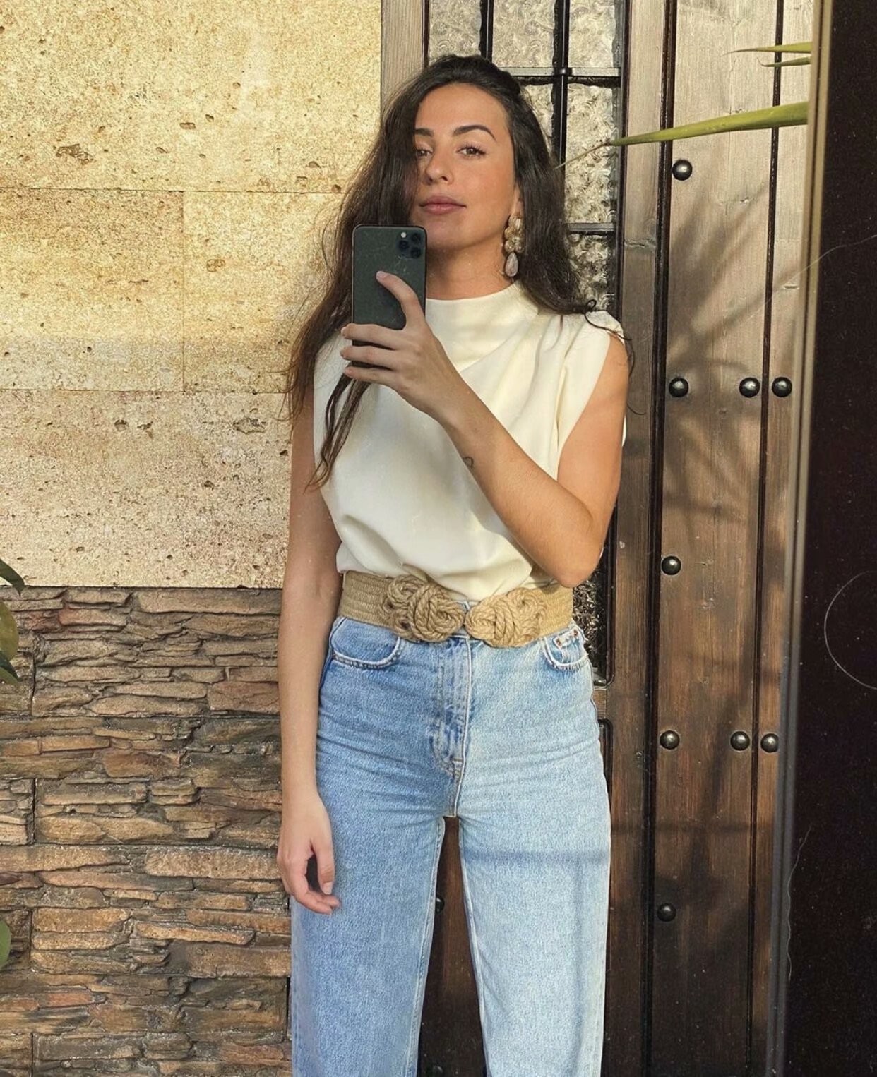 Sleeveless High Neck Shirt 4