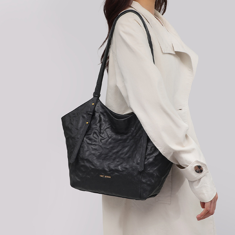 Túi tote da nữ đáy rộng dáng đeo nách — đen, Lời bài hát: Black (Public Version)