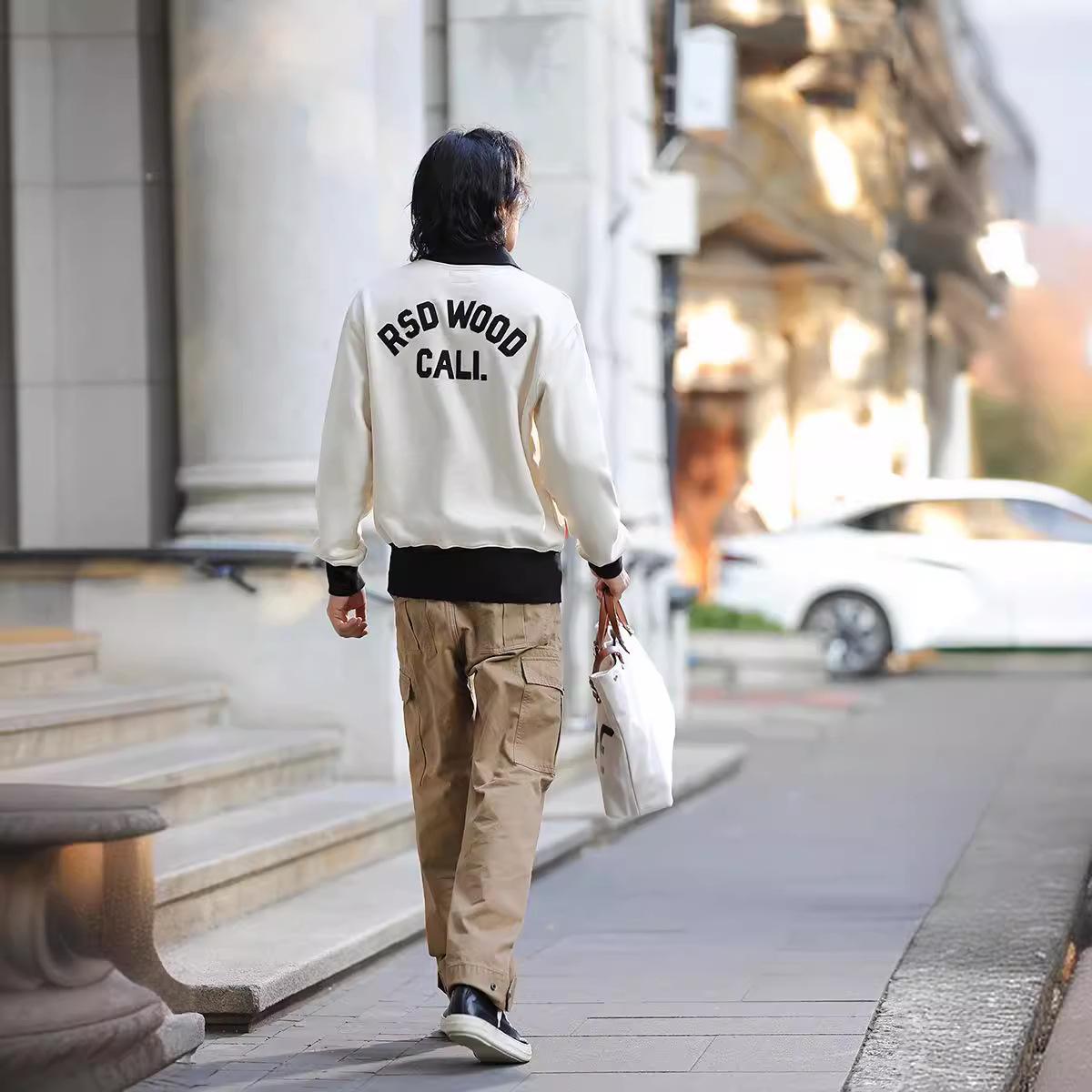 OKONKWO heavy color matching media cremallera solapa suéter engrosada bordado medio pecho cremallera cuello alto suéter