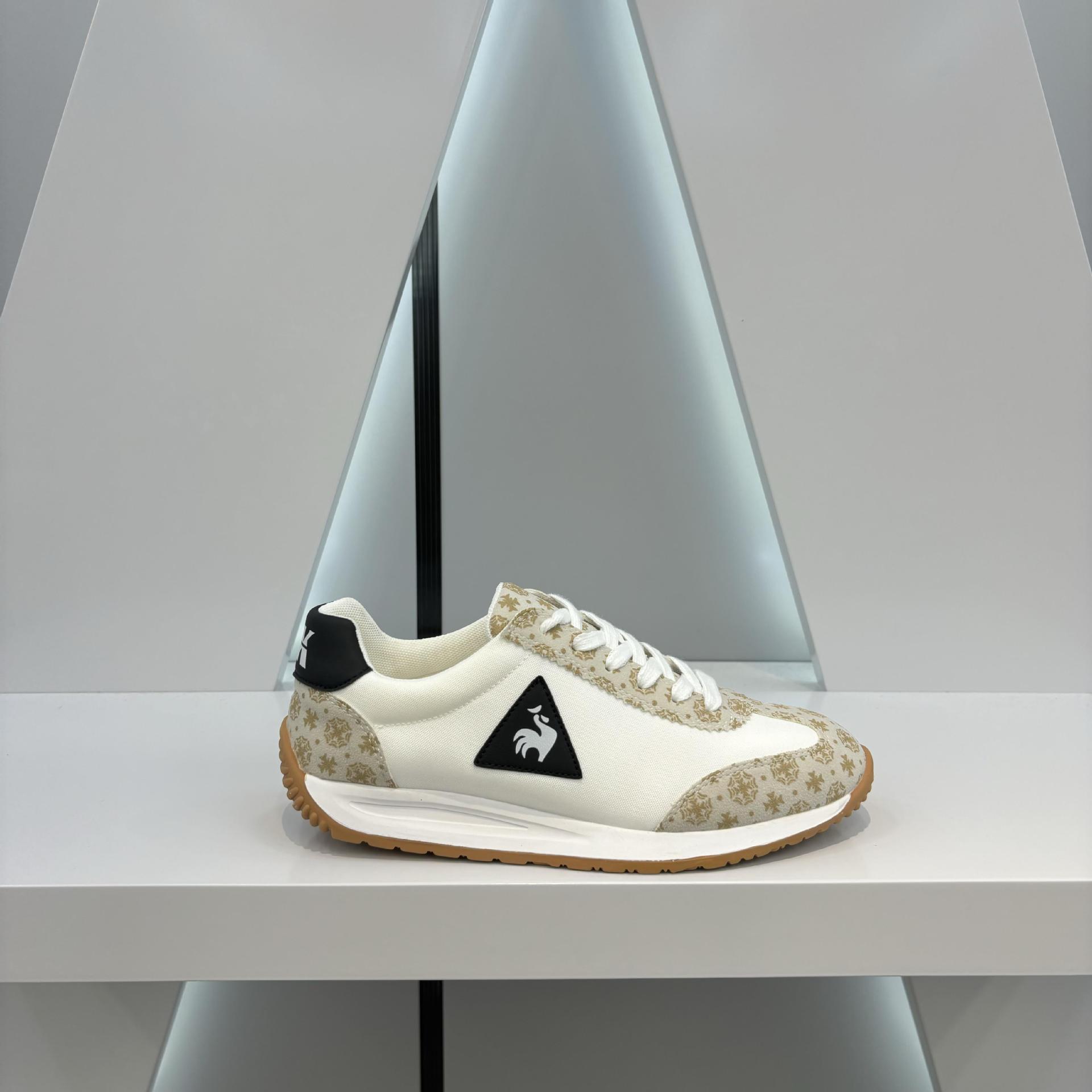 Sneakers uomo bianche scarpe casual comode da passeggio_voghion.com