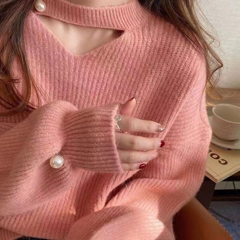 Knitted sweater with a stylish outerwear look, Korean-style pullover for women, new trendy niche design for autumn and winter Knitted sweater with a stylish outerwear look, Korean-style pullover for women, new trendy niche design for autumn and winter