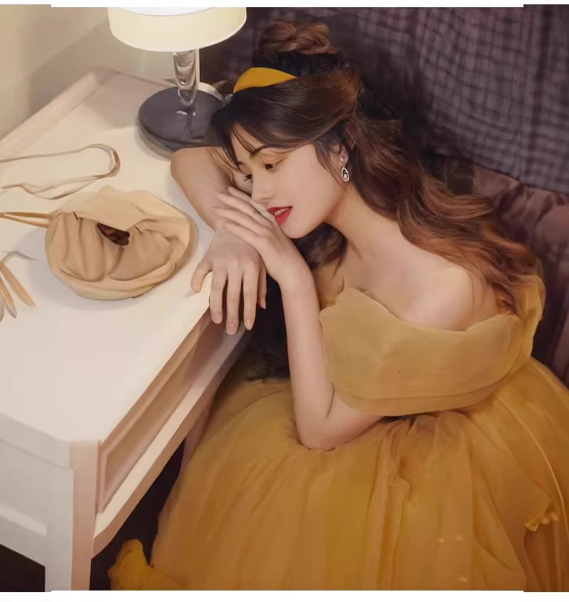 Abito da sera giallo per cerimonie e performance artistiche_voghion.com